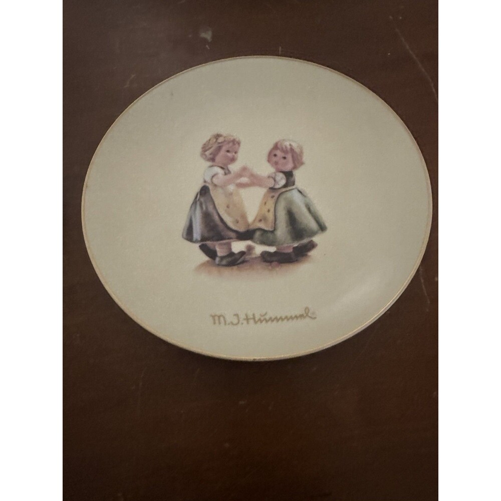VTG M J Hummel "Spring Dance" Plate 8 inch two Girls Dancing